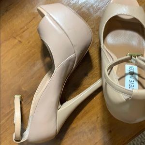 COPY - SEXY BEIGE! Steve Madden Platform Stiletto